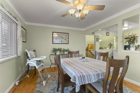 Dining - 2070 Serra, Sterling Heights, MI 48310 photo 4 of 4