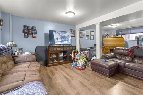 Living - 2070 Serra, Sterling Heights, MI 48310 photo 2 of 3