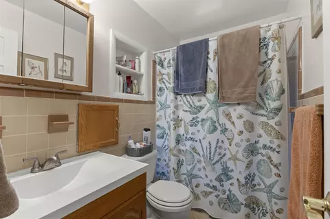 Bath - 2070 Serra, Sterling Heights, MI 48310 photo 1 of 3