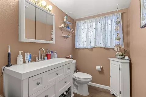Bath - 2070 Serra, Sterling Heights, MI 48310 photo 3 of 3