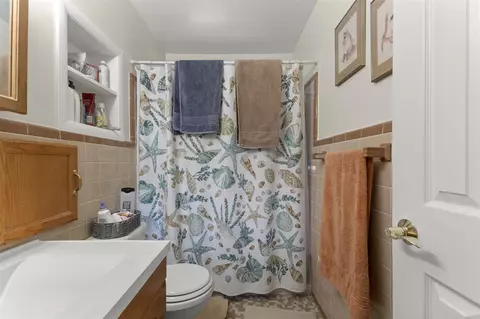 Bath - 2070 Serra, Sterling Heights, MI 48310 photo 2 of 3
