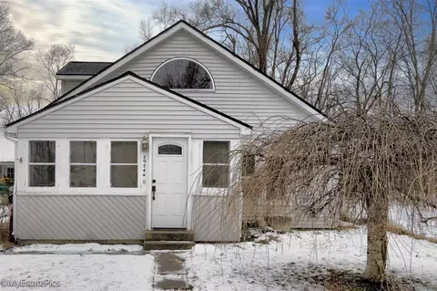 2054 Bradley, Ypsilanti, MI 48198