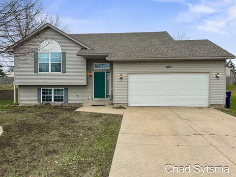 1100 E 12th, Holland, MI 49423
