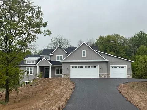 10188 Whitneyville, Alto, MI 49302