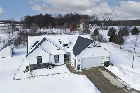7751 N Division, Comstock Park, MI 49321