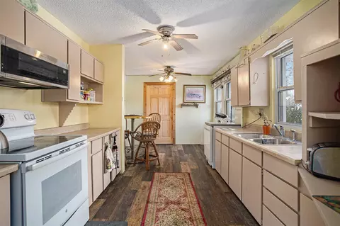Kitchen - 4552 Baseline, Bellevue, MI 49021 photo 1 of 1