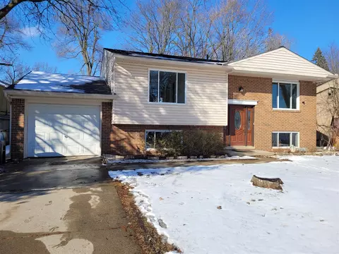 1739 Hamlet, Ypsilanti, MI 48198