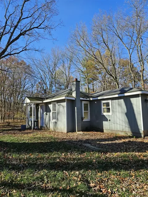 4950 Hogsback, Eaton Rapids, MI 48827 photo 2
