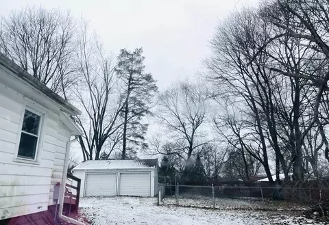 Exterior - 2308 Vining, Jackson, MI 49203 photo 3 of 4