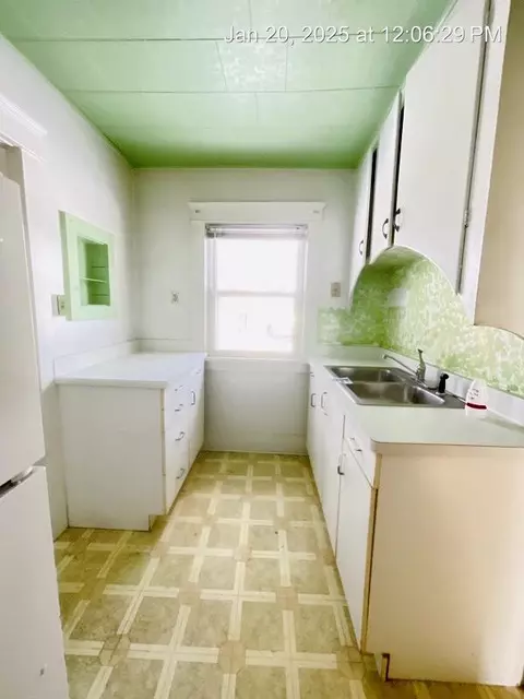 Kitchen - 2308 Vining, Jackson, MI 49203 photo 3 of 3