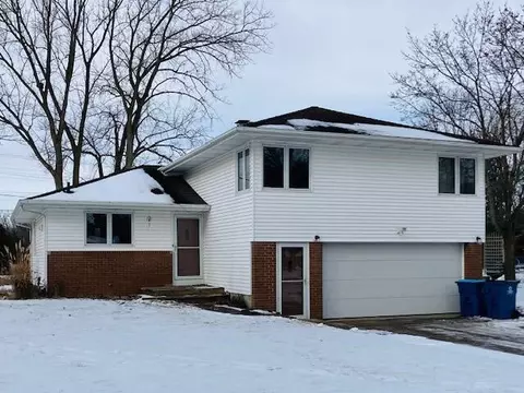 1139 Hampstead Rd, Essexville, MI 48732