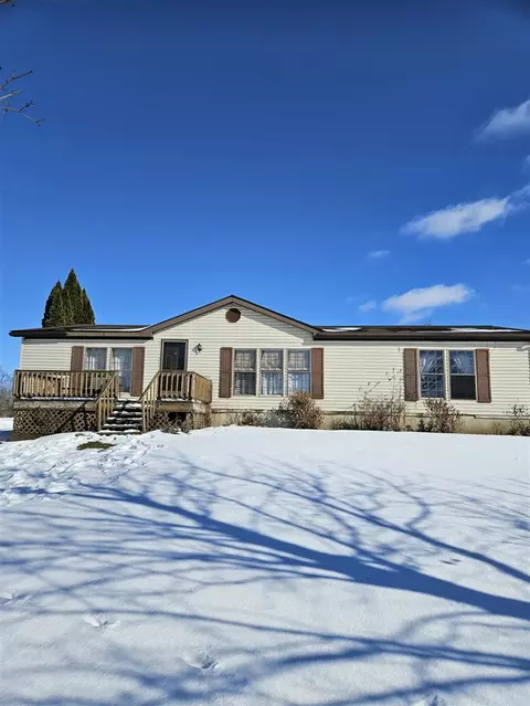 9481 Jackson, Clarksville, MI 48815