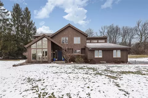 5927 Fox Holw, Ann Arbor, MI 48105