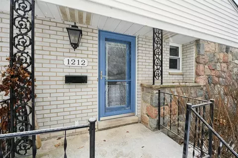1212 Naples, Ann Arbor, MI 48103