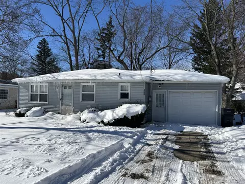 460 Elm, Holland, MI 49424