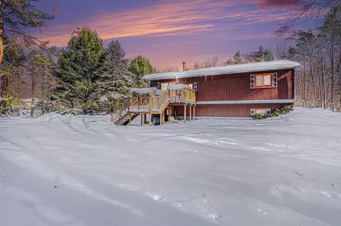 3225 S Maple Is, Ravenna, MI 49451