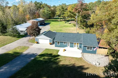 5065 Porter Holw, Rockford, MI 49341