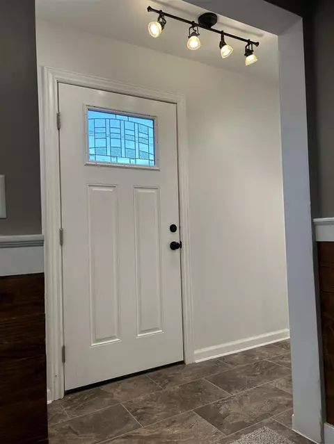 Entry Way - 876 E Michigan, Marshall, MI 49068 photo 1 of 3