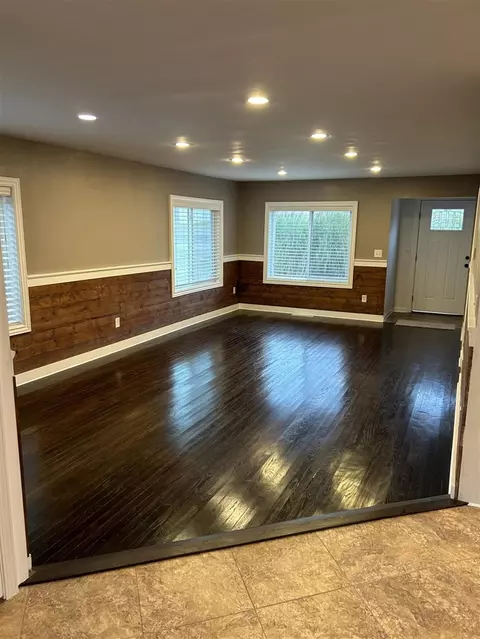 Living - 876 E Michigan, Marshall, MI 49068 photo 2 of 2