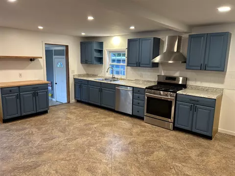 Kitchen - 876 E Michigan, Marshall, MI 49068 photo 4 of 4