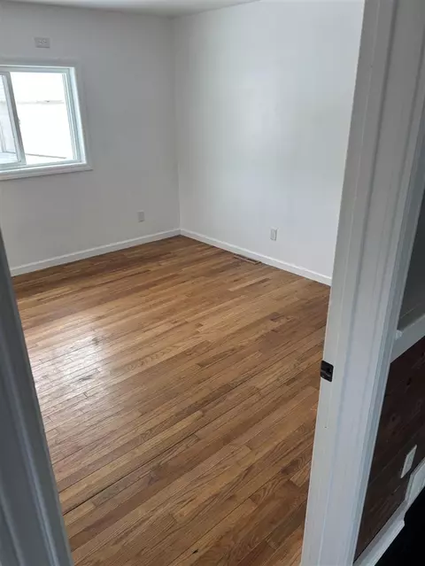 Bedroom - 876 E Michigan, Marshall, MI 49068 photo 2 of 7