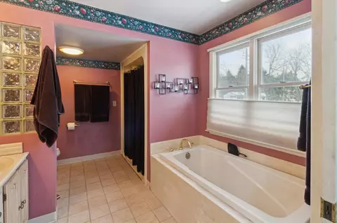 Bath - 602 Rust, Big Rapids, MI 49307 photo 2 of 8