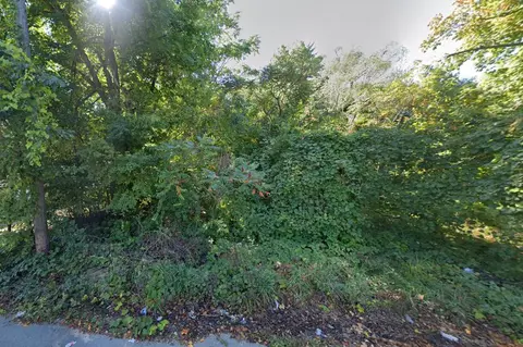 200 Bellview, Benton Harbor, MI 49022