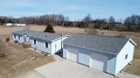 11650 N Wyman, Blanchard, MI 49310