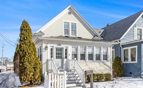 1009 Pearl, Saint Joseph, MI 49085