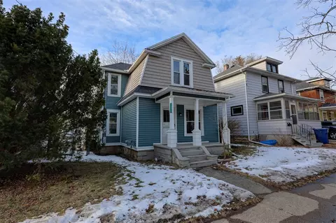 1040 Greenwood, Jackson, MI 49203