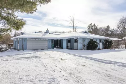 5945 Valley Vw, Kalamazoo, MI 49009