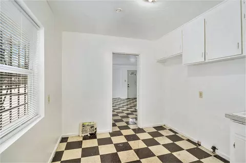 345 E Balltimore, Flint, MI 48505 photo 8