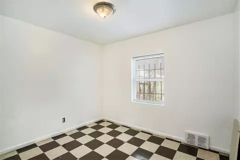 345 E Balltimore, Flint, MI 48505 photo 12