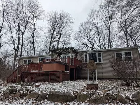 4201 Dexter Trl, Stockbridge, MI 49285