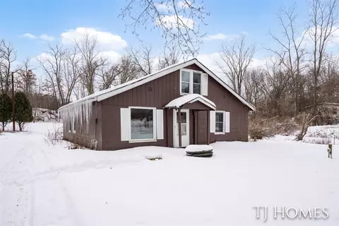 3540 3 Mile, Grand Rapids, MI 49525