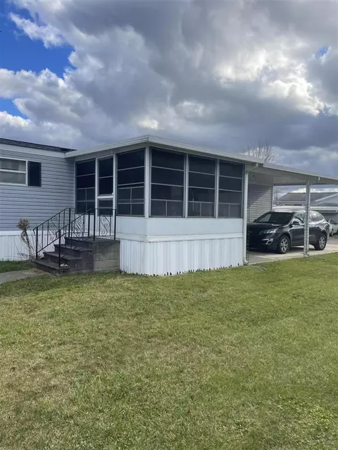 3300 Essingham, Jackson, MI 49201 photo 3
