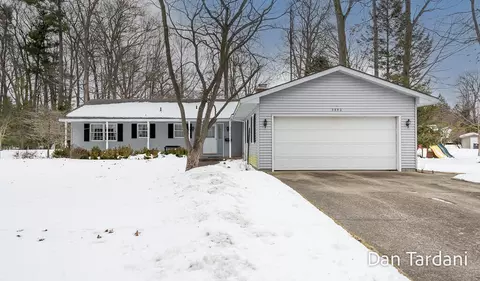 3950 Norton Hls, Norton Shores, MI 49441