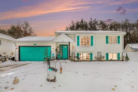 8461 Pontiac, Howard City, MI 49329