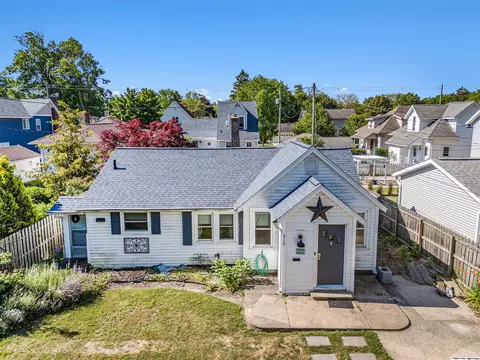 310 Van Buren, South Haven, MI 49090