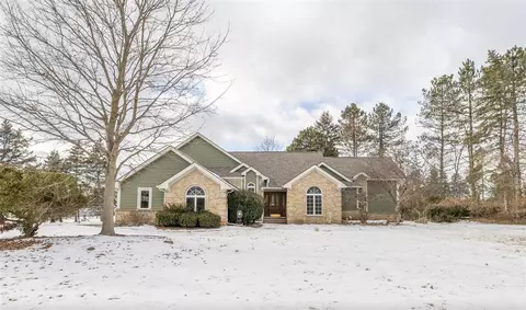 10092 Royce, South Lyon, MI 48178