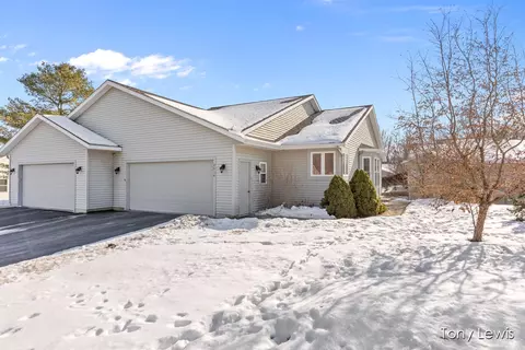 2634 Hillandale, Grand Rapids, MI 49534