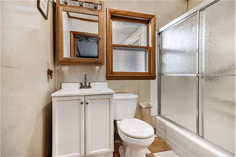 Bath - 23194 Van Resort, Mendon, MI 49072 photo 1 of 1