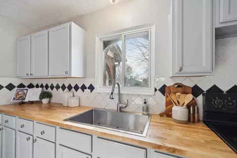 4154 Heathgate, Lansing, MI 48911 photo 16