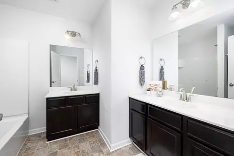 Bath - 604 Maple Oaks, Saline, MI 48176 photo 3 of 5