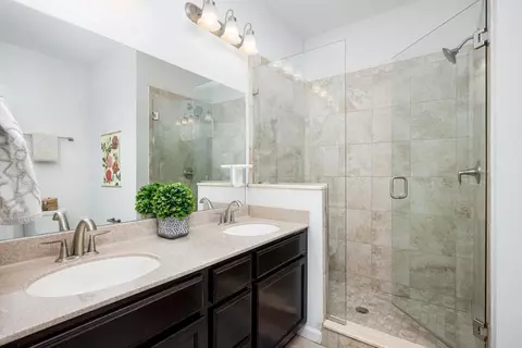 Bath - 604 Maple Oaks, Saline, MI 48176 photo 2 of 5
