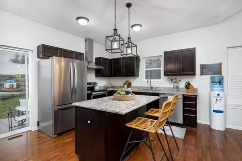 Kitchen - 604 Maple Oaks, Saline, MI 48176 photo 2 of 3
