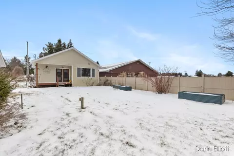 Exterior - 532 W Main, Stanton, MI 48888 photo 7 of 9
