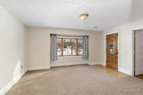 Living - 532 W Main, Stanton, MI 48888 photo 2 of 4