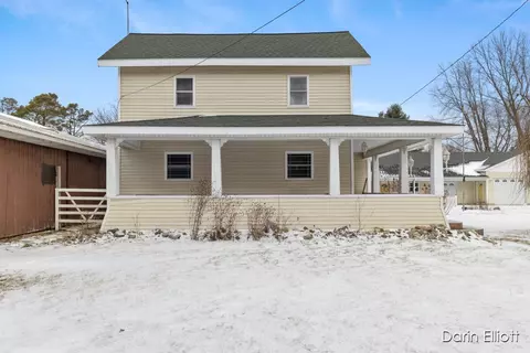 Exterior - 532 W Main, Stanton, MI 48888 photo 3 of 9