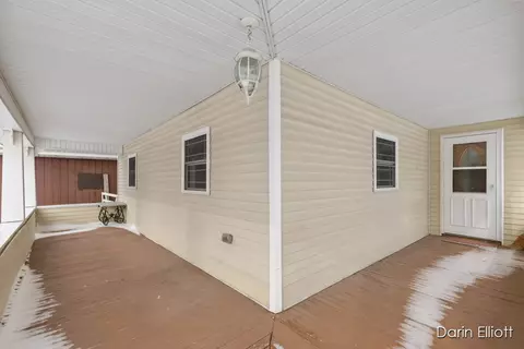 Exterior - 532 W Main, Stanton, MI 48888 photo 5 of 9